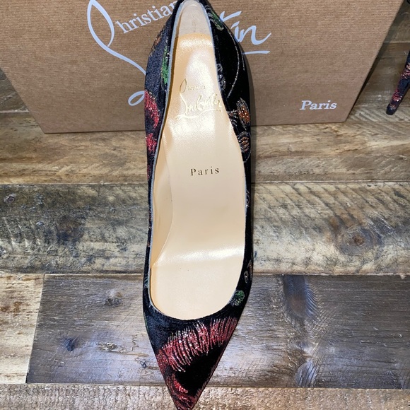 Christian Louboutin So Kate Velvet Pumps - Picture 7 of 8